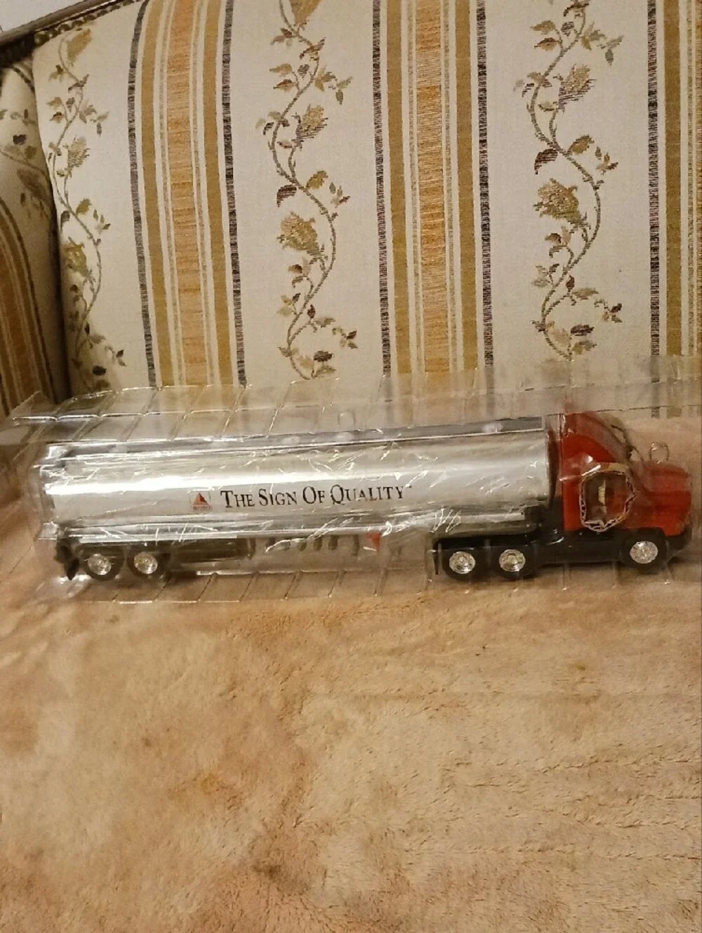 Red and White Die-Cast Tanker Truck Toy for Kids